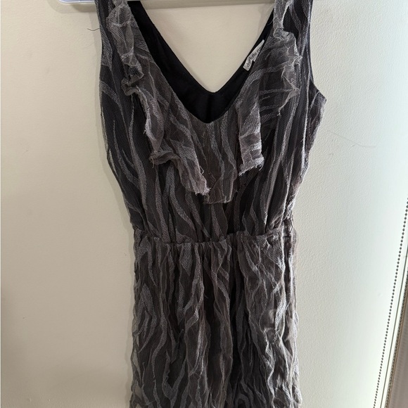 Charlotte Russe Black and Gray Patterned Top - Picture 4 of 4